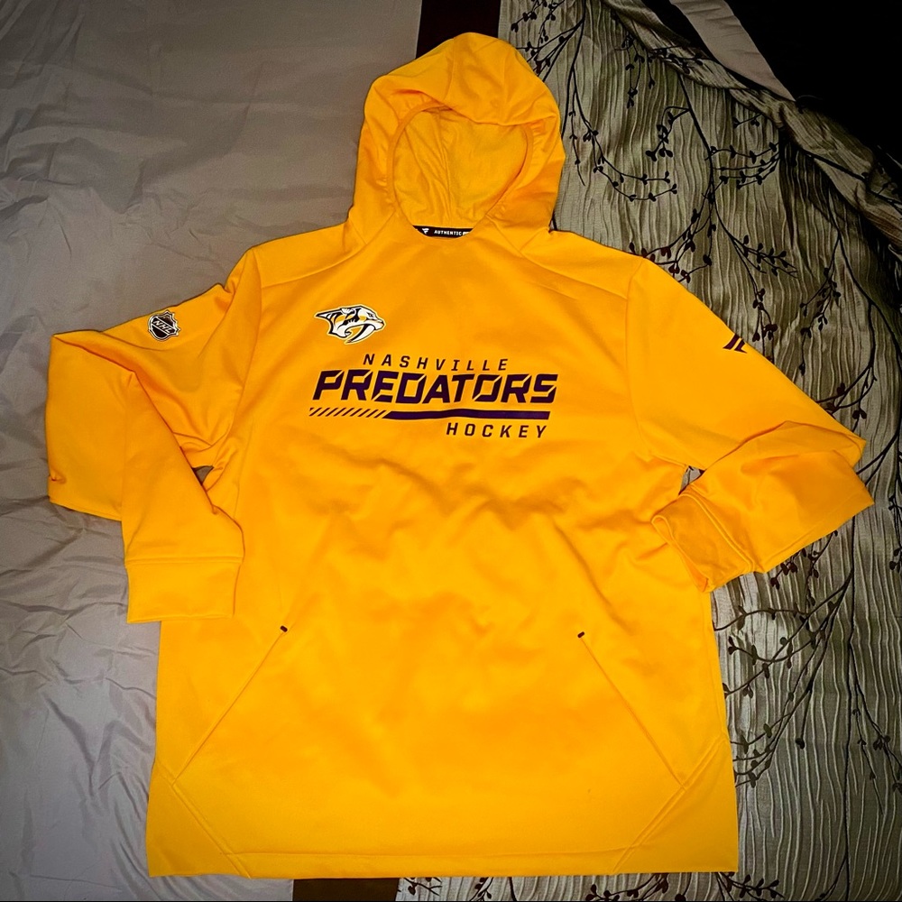 COPY - Original XL Men's Nashville Predators. Semi New.